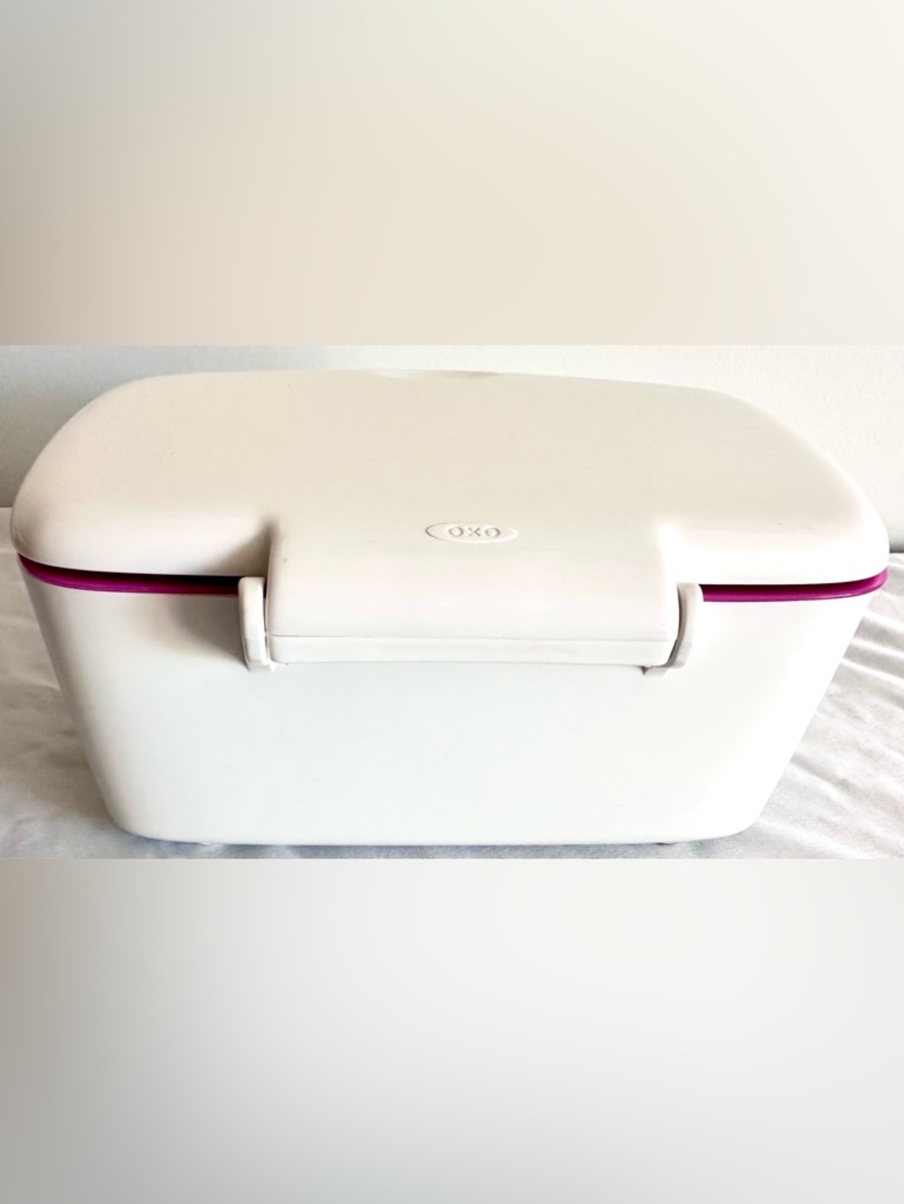 OXO Tot Perfect Pull Baby Wipe Dispenser – Weighted, One-Hand Use, White & Pink - Picture 3 of 8